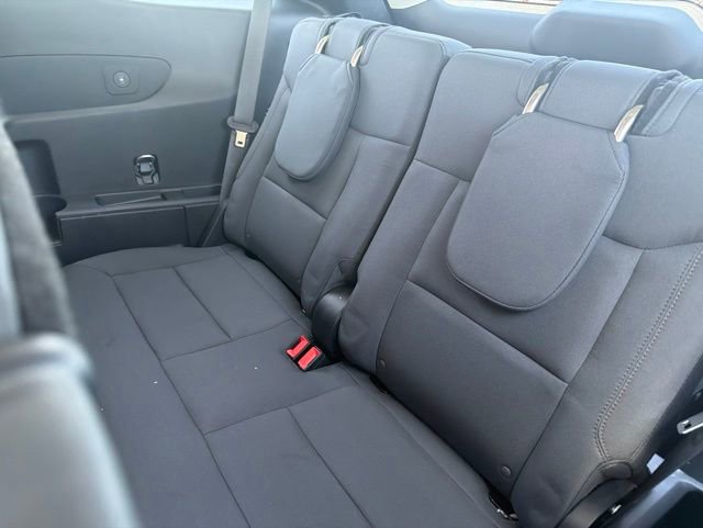 Used 2025 Ford Explorer Active RWD image 17