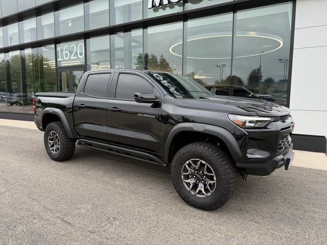 Used 2026 Chevrolet Colorado ZR2 w/ Technology Package AWD/4WD image 2