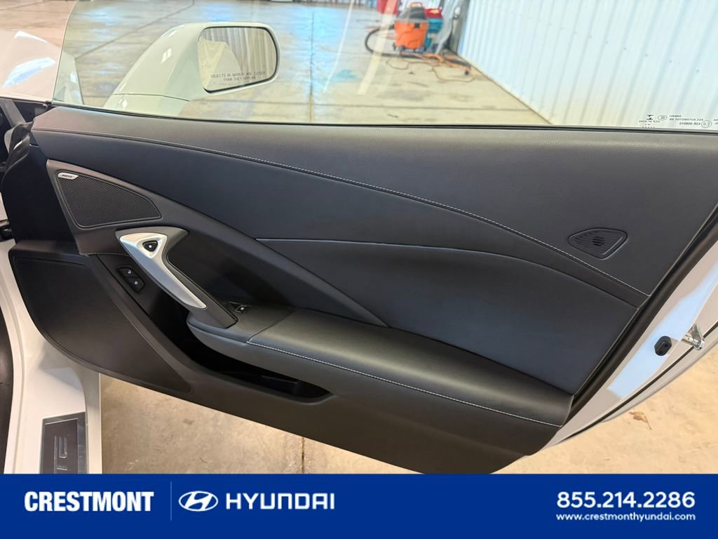 Used 2017 Chevrolet Corvette Stingray Coupe w/ Carbon Flash Badge Package image 27