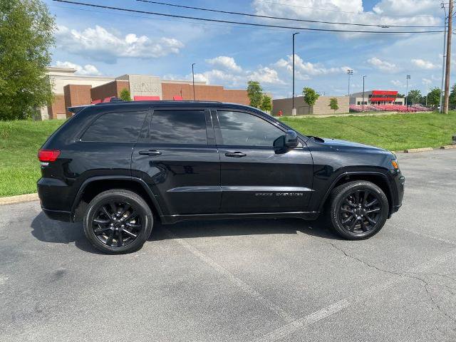 Used 2020 Jeep Grand Cherokee Altitude AWD/4WD image 8