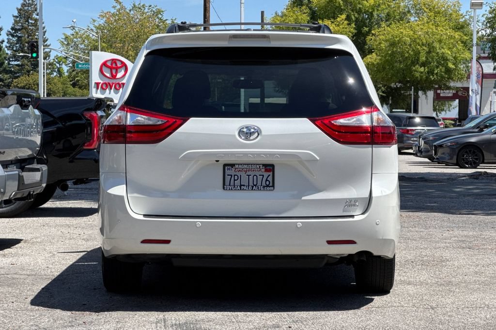 Used 2015 Toyota Sienna XLE w/ XLE Navigation Package AWD/4WD image 4