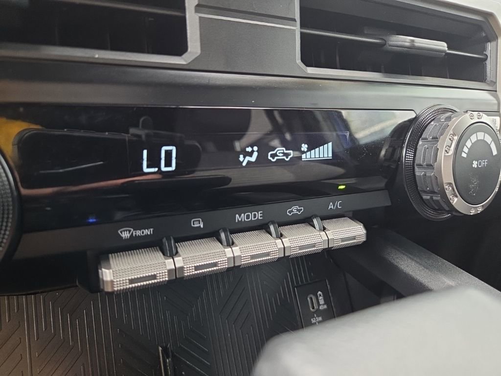 Used 2024 Toyota Tacoma TRD Off-Road AWD/4WD image 39