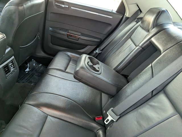 Used 2010 Chrysler 300 Limited image 19