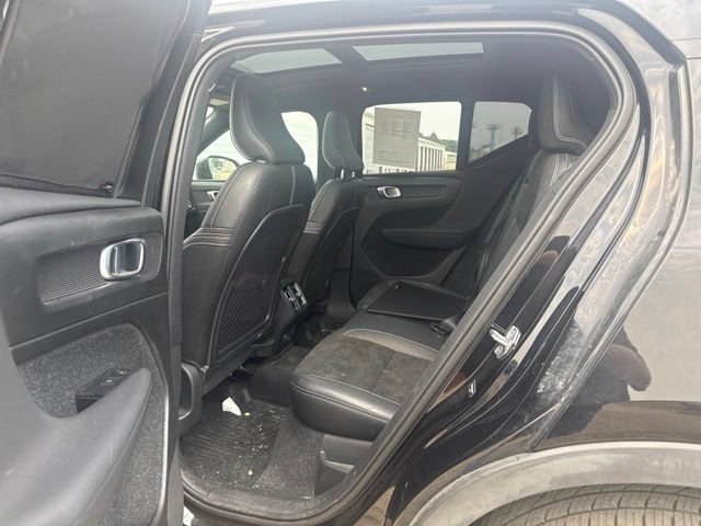 Used 2021 Volvo XC40 T5 R-Design AWD/4WD image 6