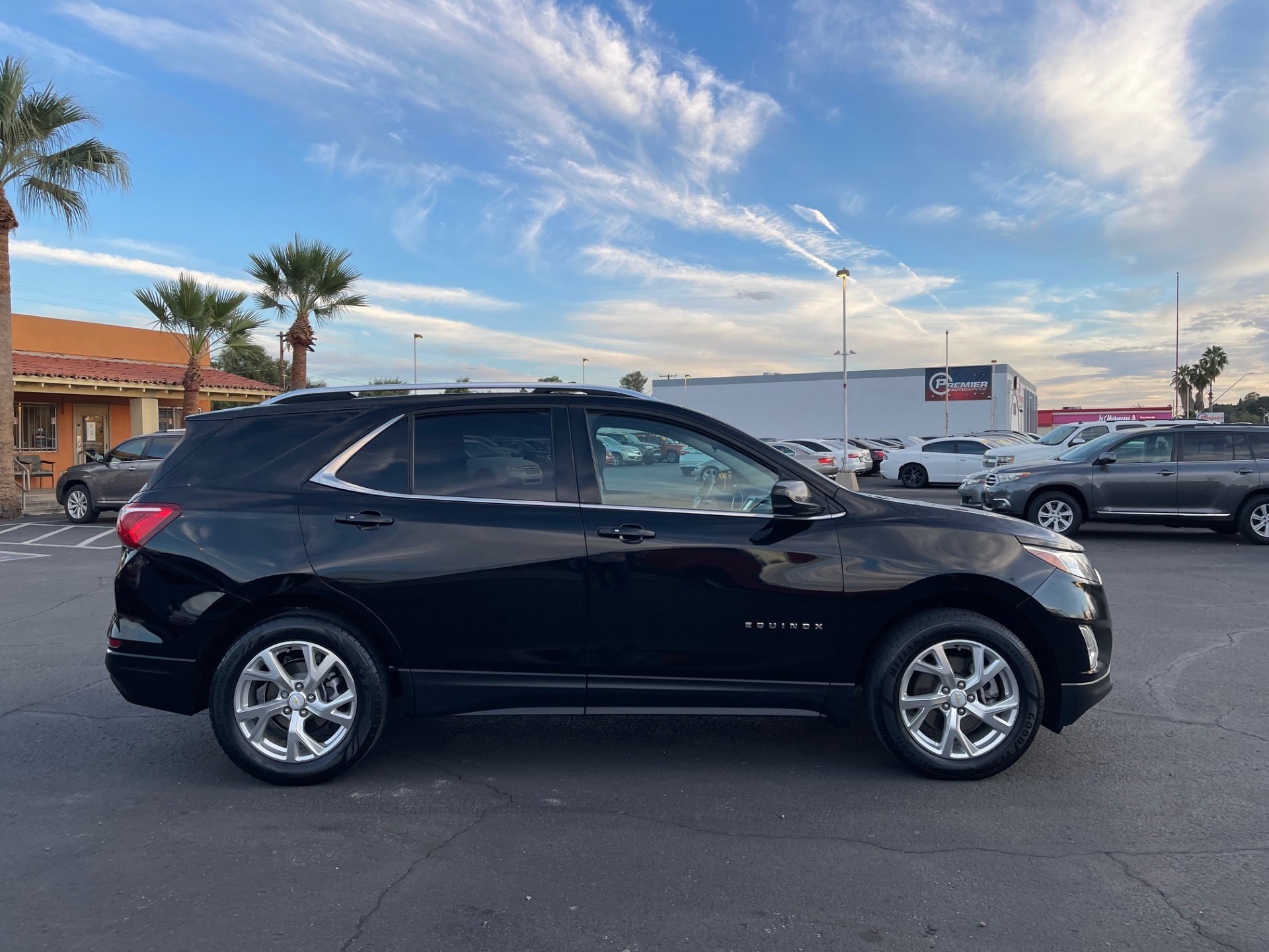 Used 2018 Chevrolet Equinox LT FWD image 6