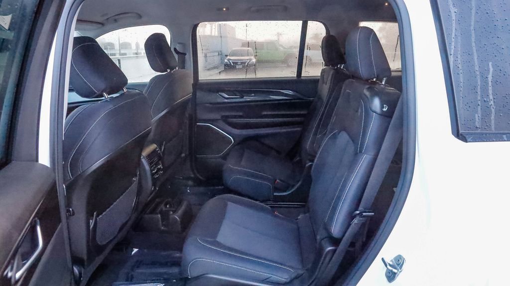 Certified 2022 Jeep Grand Cherokee L Laredo w/ Luxury Tech Group I image 22