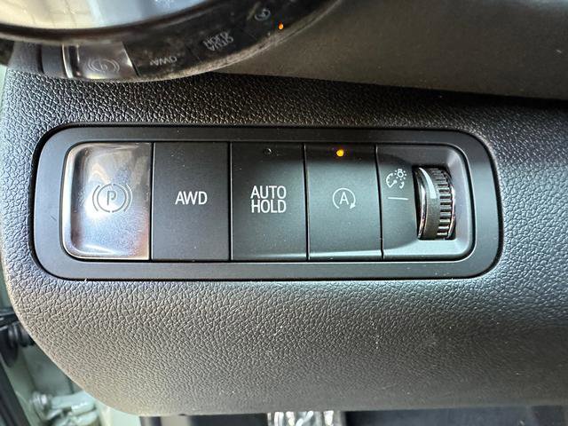 New 2025 Chevrolet Equinox LT image 9