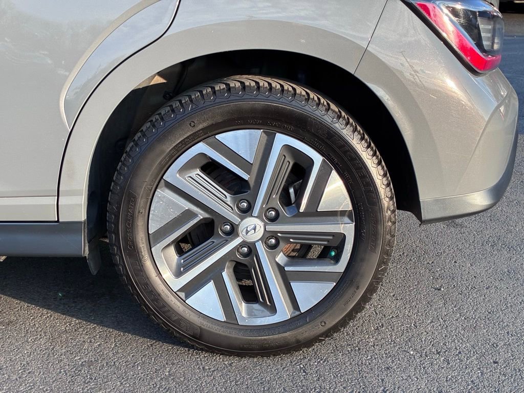 Used 2022 Hyundai Kona SEL w/ Convenience Package image 52