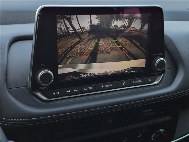 Used 2025 Nissan Rogue S FWD image 12