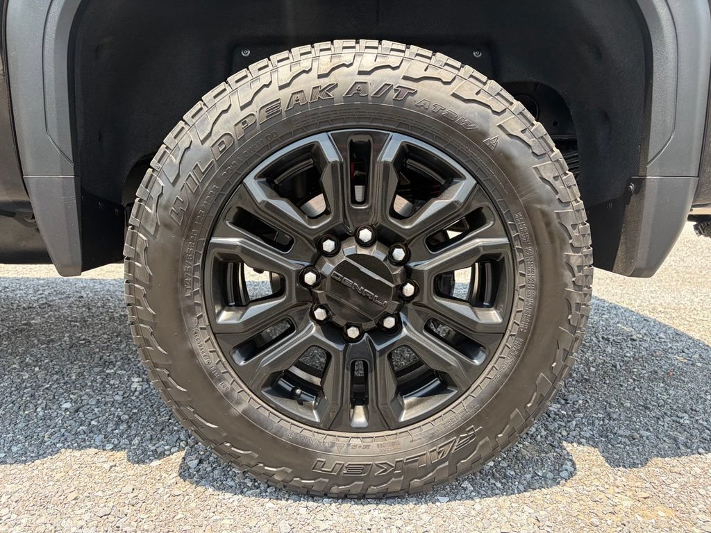 Used 2022 GMC Sierra 2500 Denali w/ Denali Black Diamond Edition AWD/4WD image 16