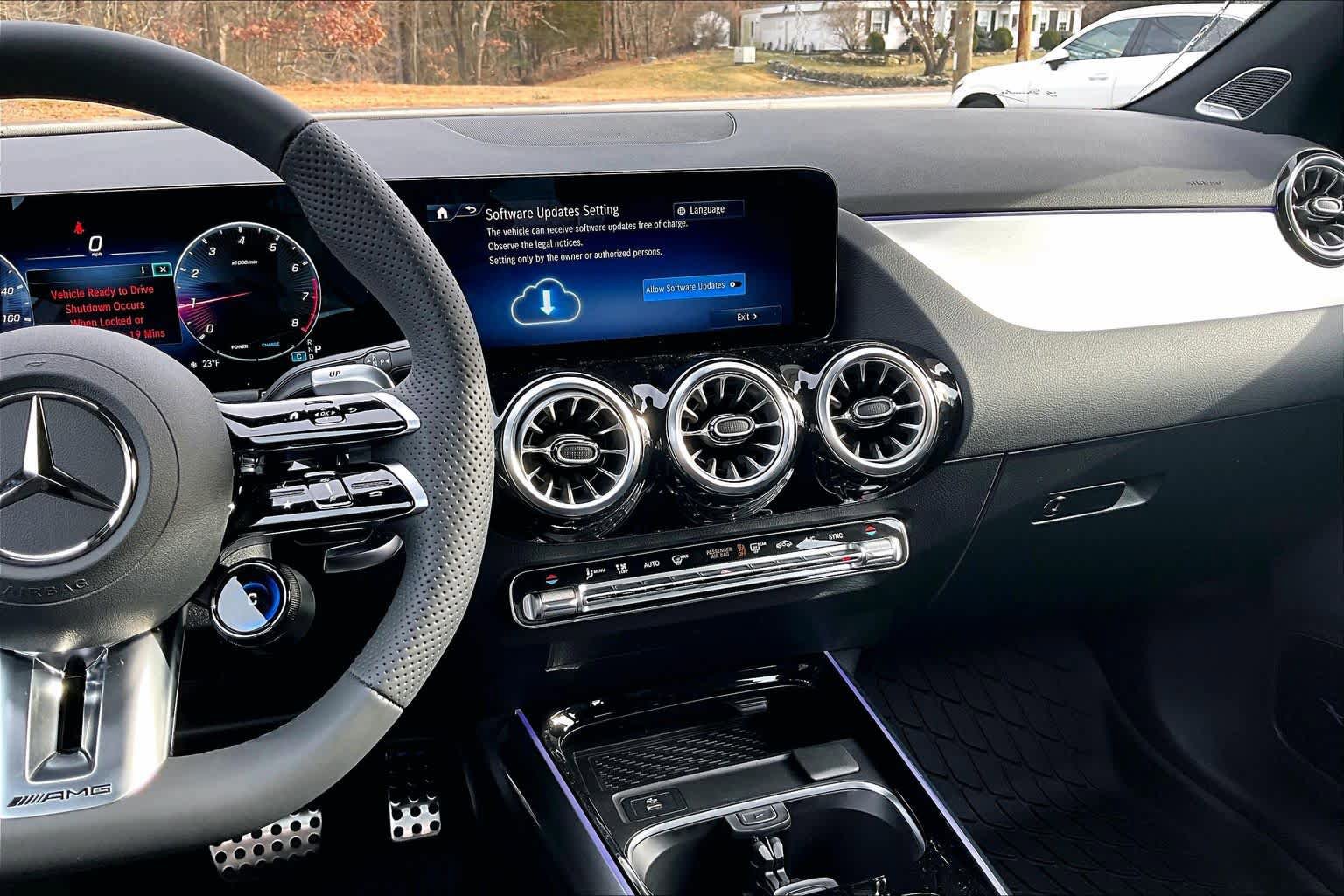 New 2026 Mercedes-Benz GLA 35 AMG 4MATIC image 9