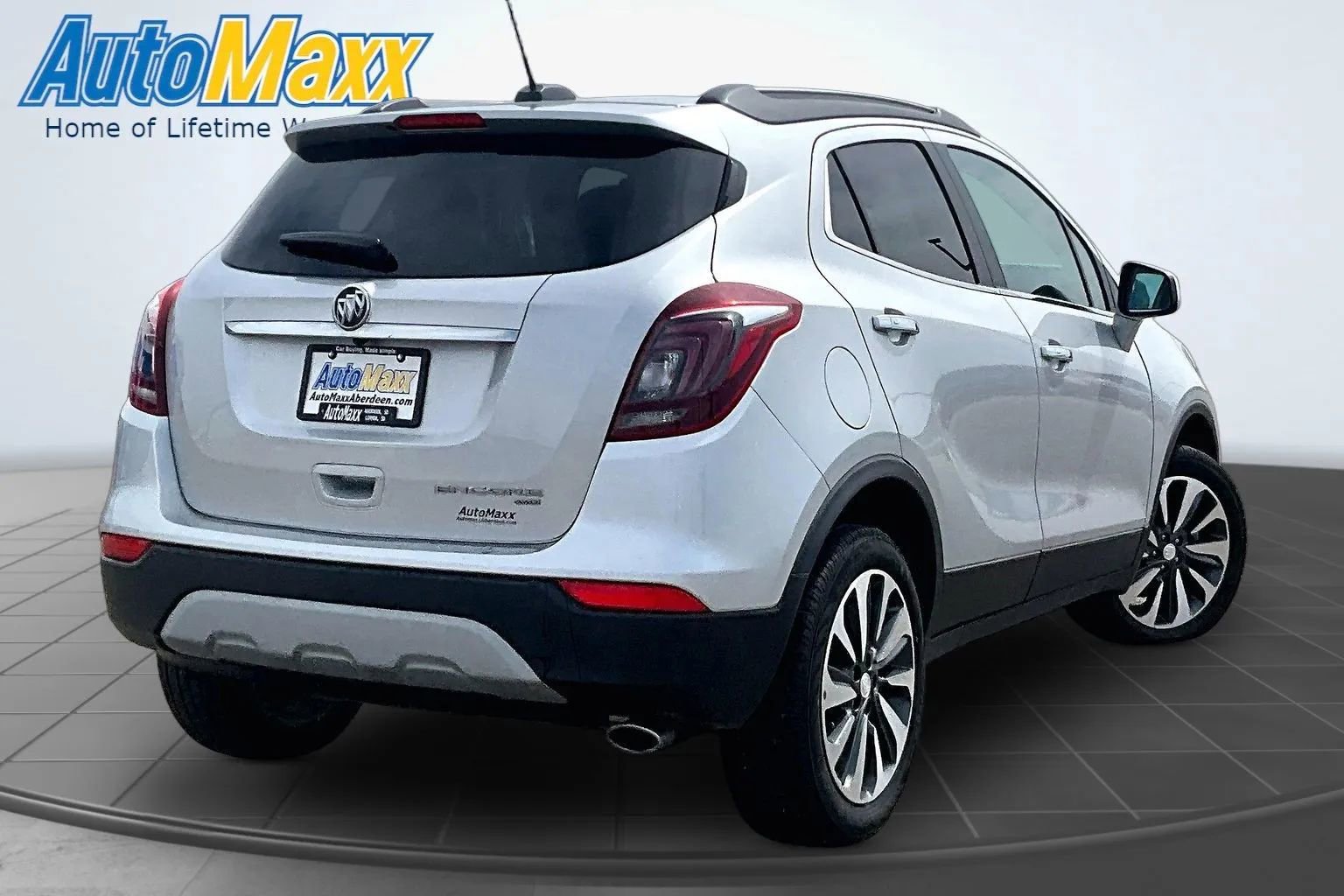 Used 2021 Buick Encore Preferred AWD/4WD image 11