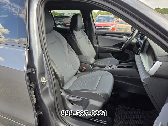 Used 2025 Volkswagen Tiguan SE R-Line AWD/4WD image 21