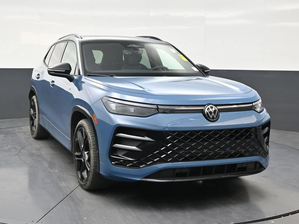 Used 2026 Volkswagen Tiguan SE R-Line FWD image 7