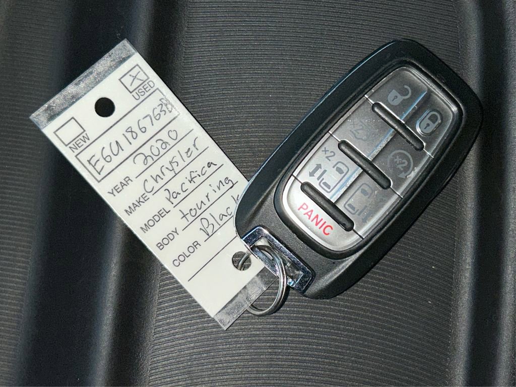 Used 2020 Chrysler Pacifica Touring w/ S Appearance Package image 33
