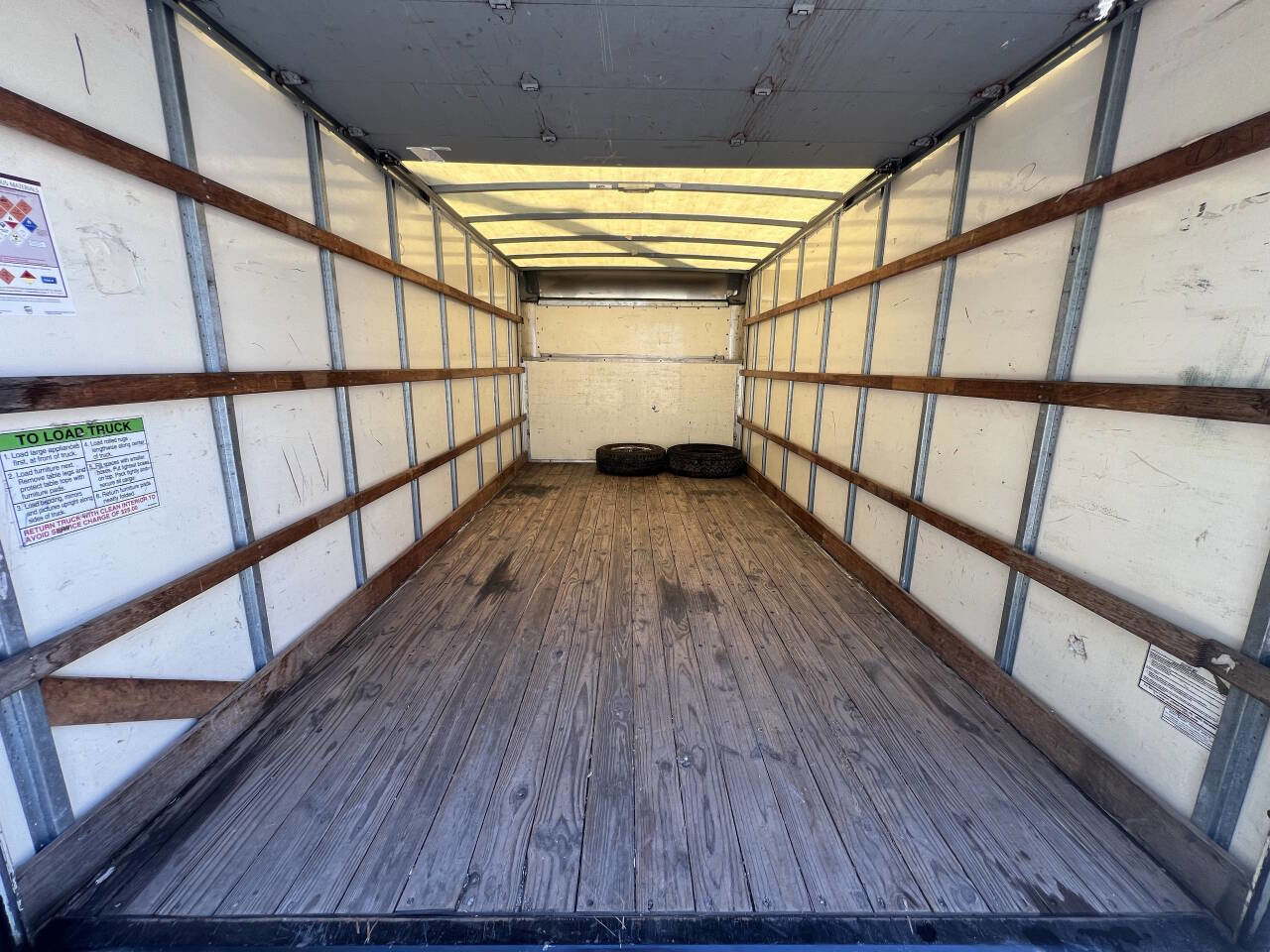 Used 2017 Ford E-350 and Econoline 350 Super Duty image 7