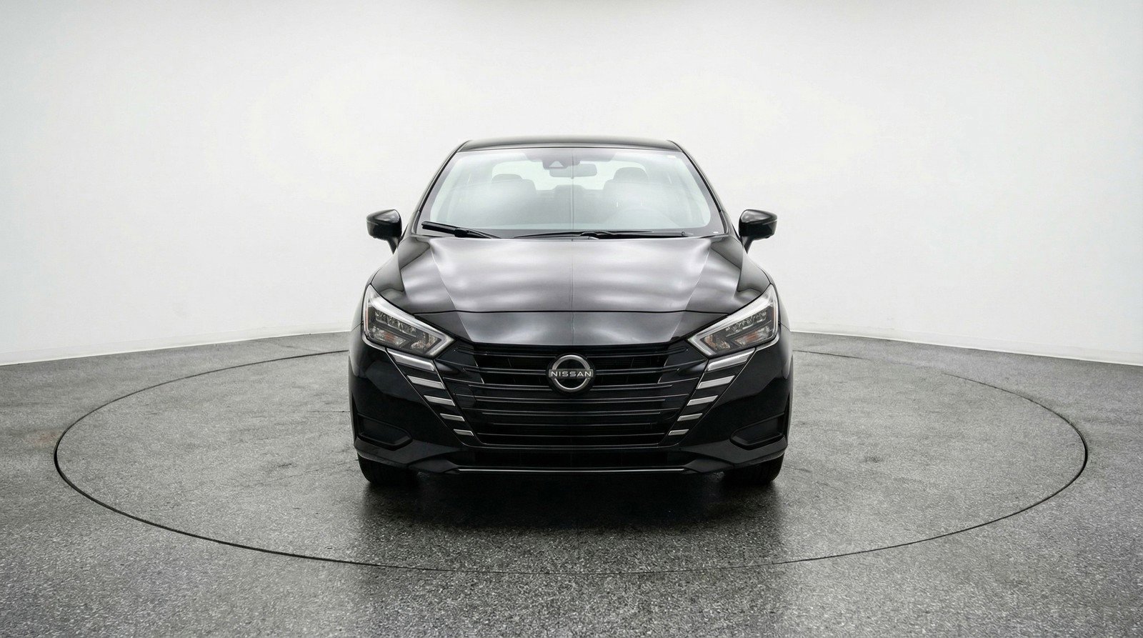 Used 2025 Nissan Versa SV image 2