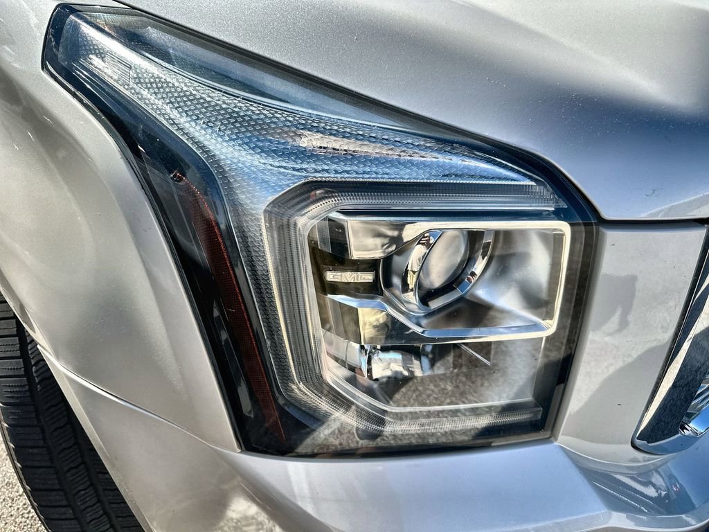 Used 2015 GMC Yukon XL Denali w/ Touring Package RWD image 3