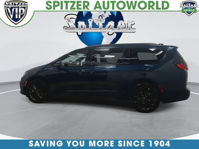 Used 2025 Chrysler Pacifica Limited FWD image 7