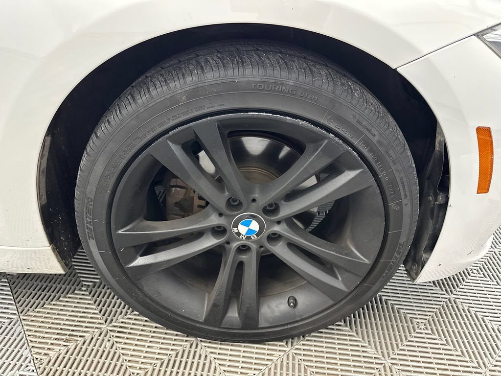 Used 2018 BMW 330i Sedan RWD image 13