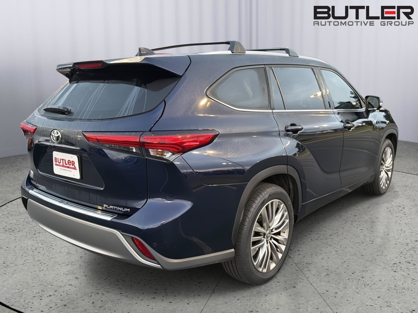 Used 2022 Toyota Highlander Platinum FWD image 6