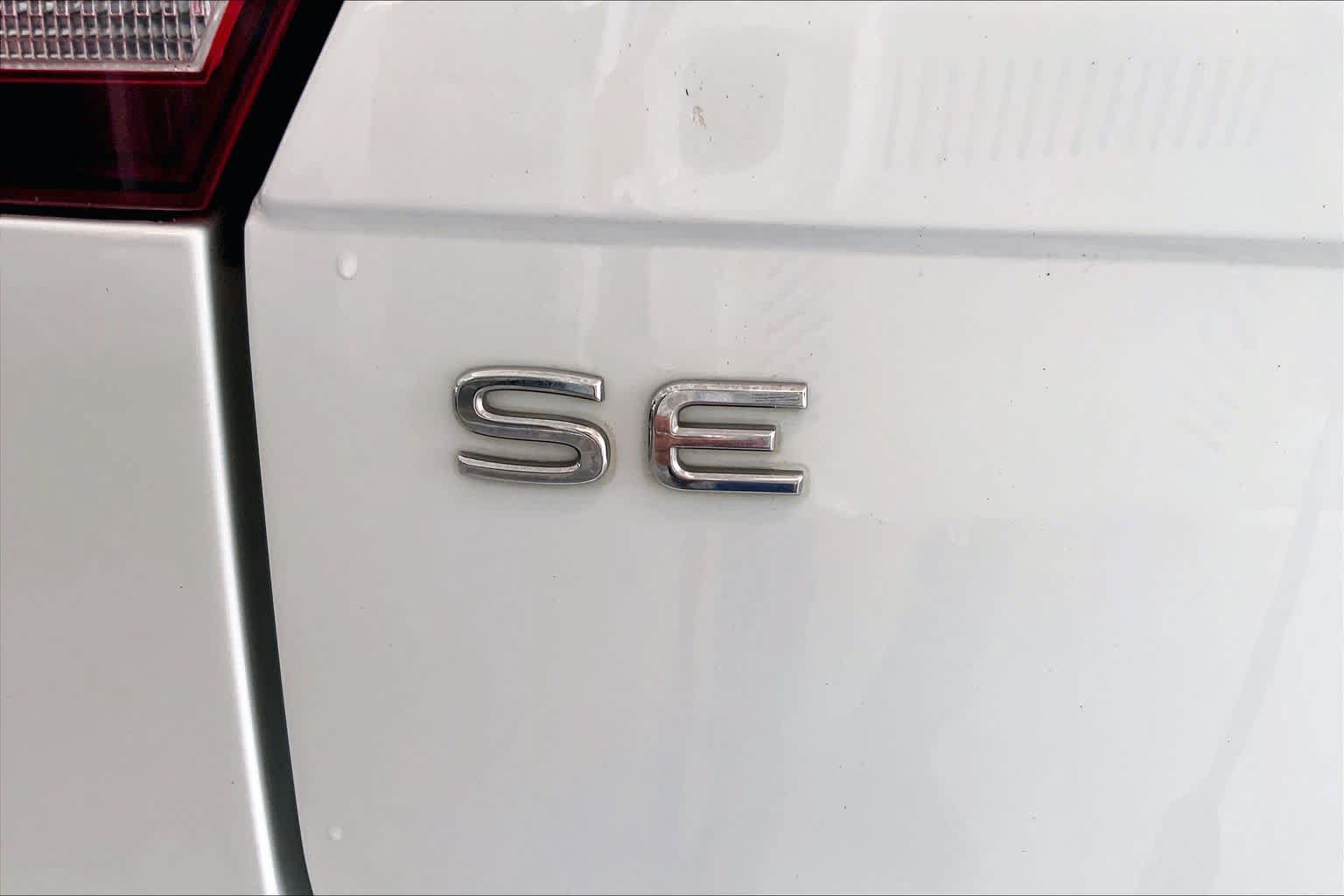 Used 2024 Volkswagen Tiguan SE FWD image 7