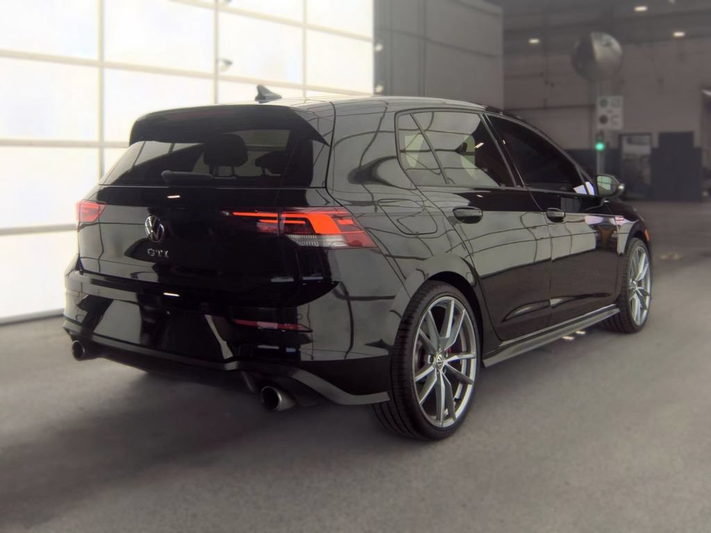 Used 2022 Volkswagen GTI SE FWD image 7