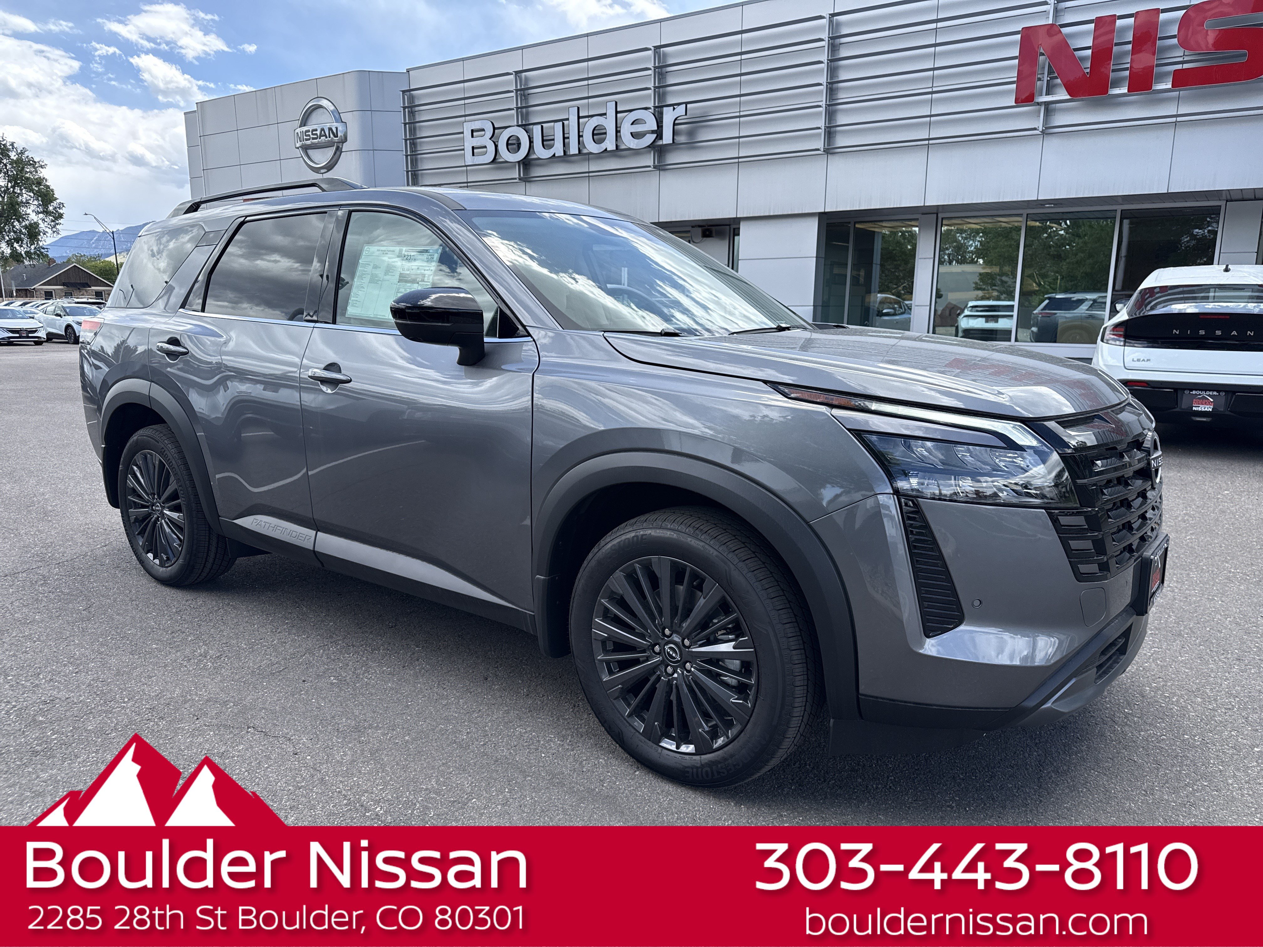 New 2026 Nissan Pathfinder SL w/ SL Premium Package AWD/4WD image 1