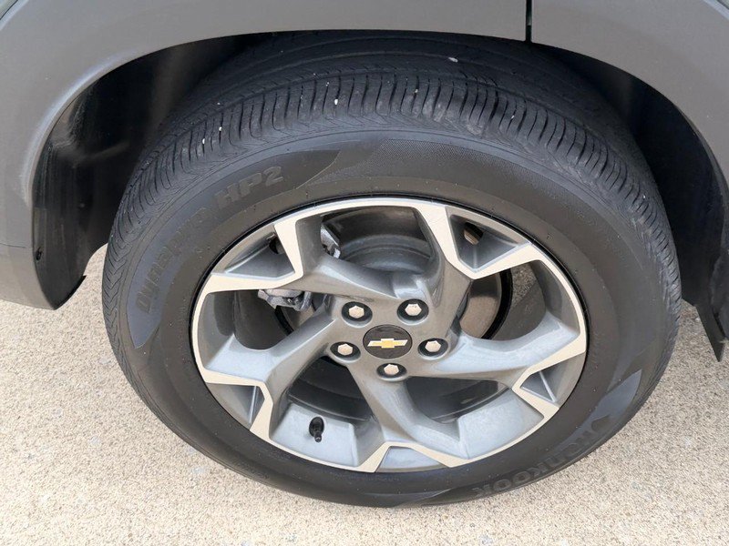 Used 2025 Chevrolet Trax LT FWD image 10