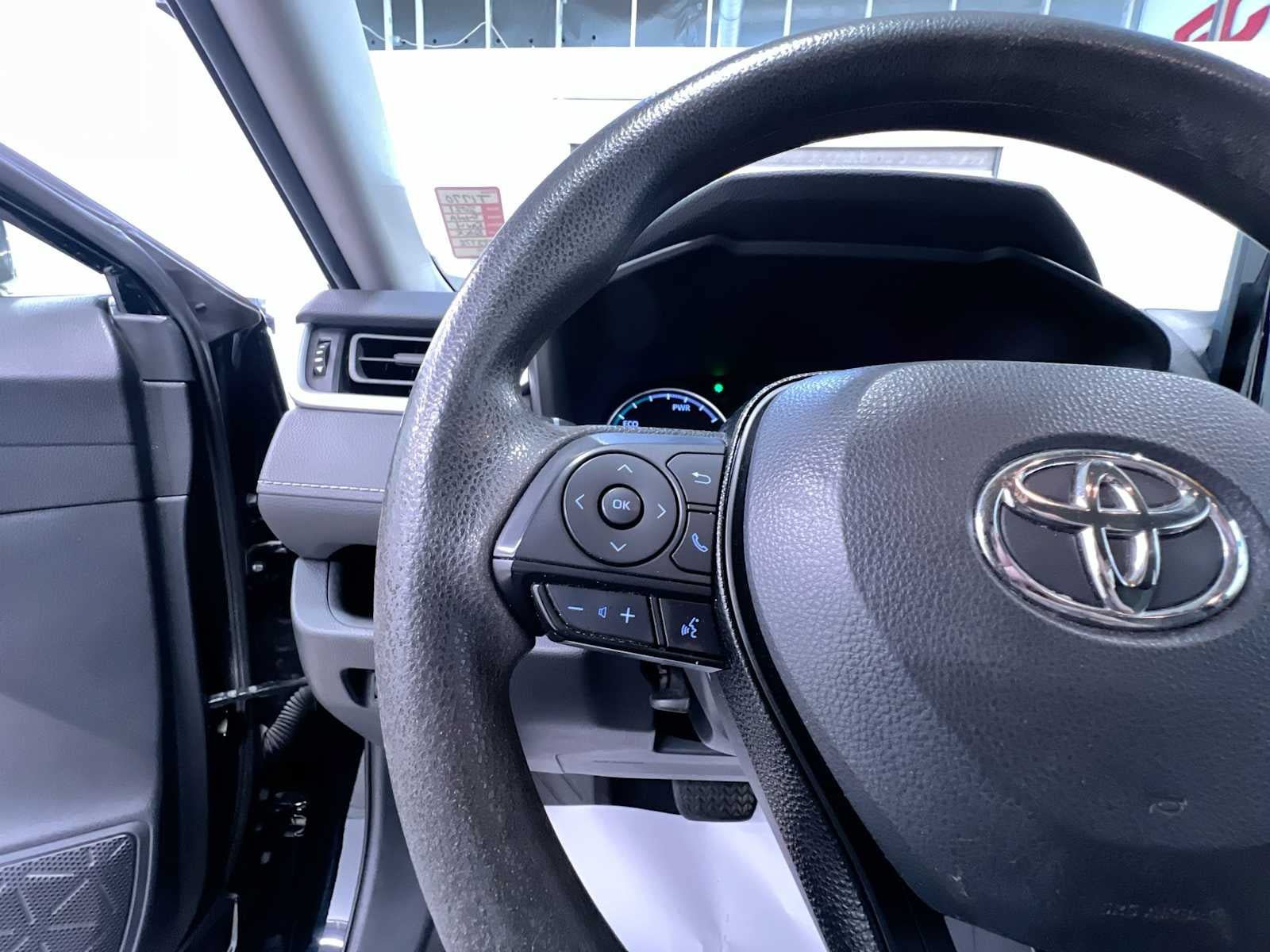 Used 2021 Toyota RAV4 XLE AWD/4WD image 20