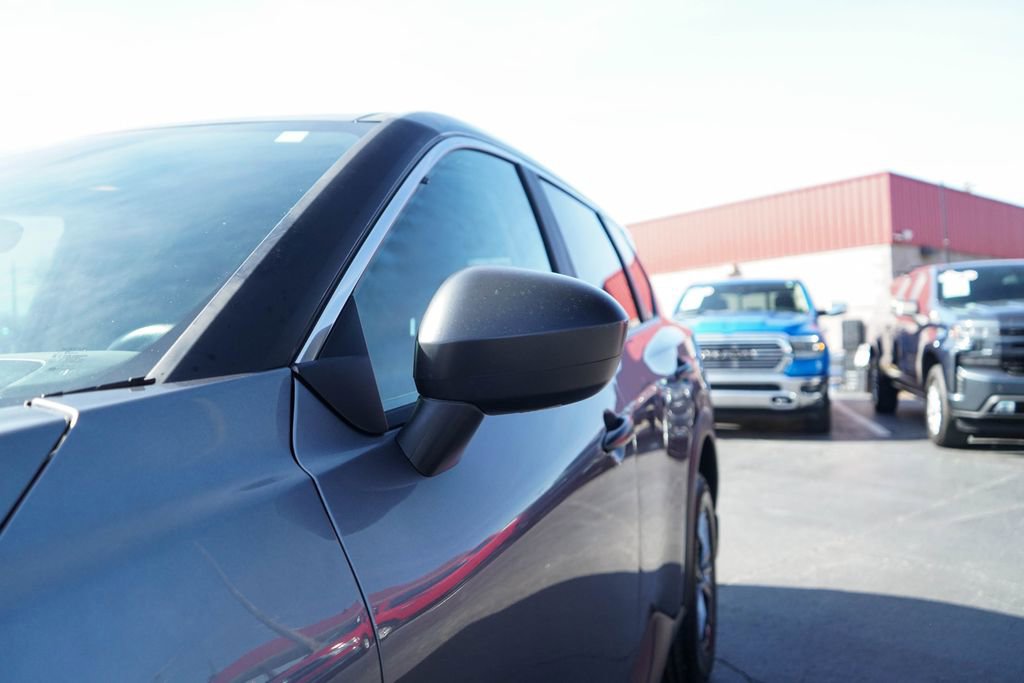 Used 2025 Nissan Rogue S image 15