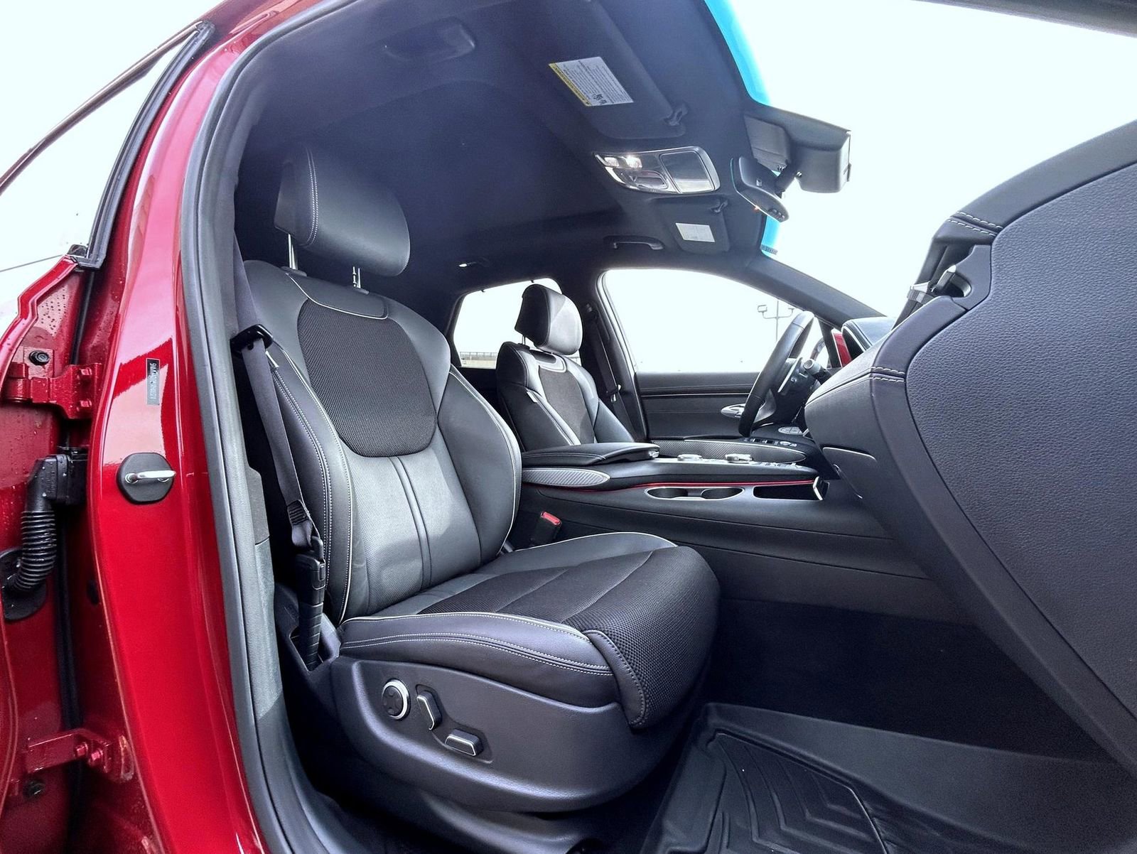 Used 2024 Genesis GV70 2.5T w/ Sport Prestige Package image 15