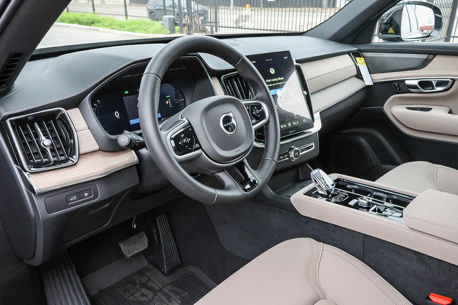 New 2026 Volvo XC90 T8 Plus w/ Protection Package Premier image 29