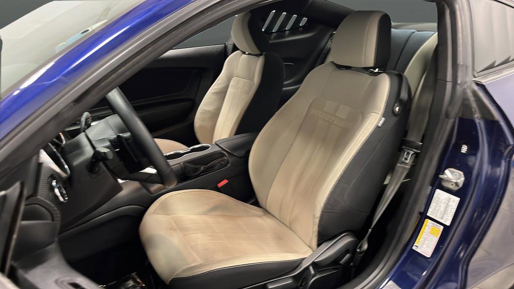 Used 2020 Ford Mustang Coupe RWD image 9