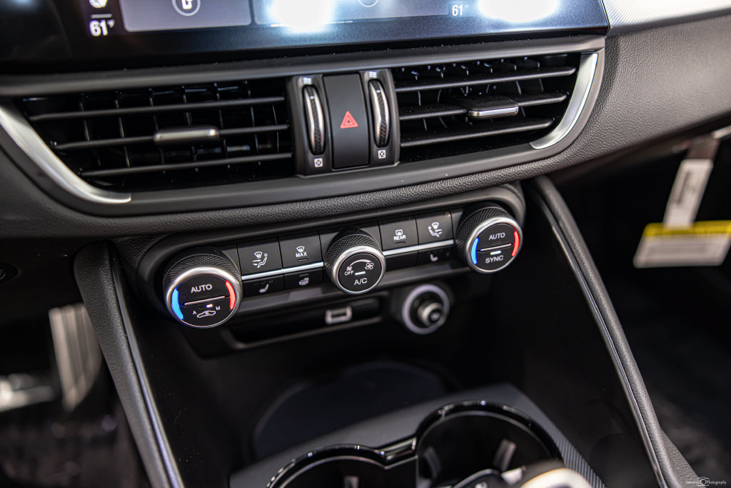 New 2026 Alfa Romeo Giulia AWD w/ Driving Assist Package image 28