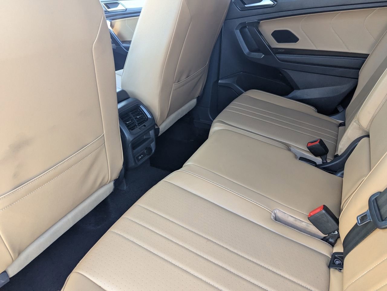 Used 2023 Volkswagen Tiguan SE FWD image 16