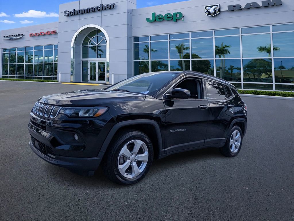 Used 2022 Jeep Compass Latitude w/ Convenience Group FWD image 3