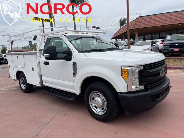 Used 2017 Ford F250 XL w/ Power Equipment Group RWD image 2