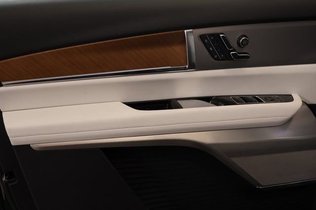 New 2026 Cadillac Vistiq Sport image 6