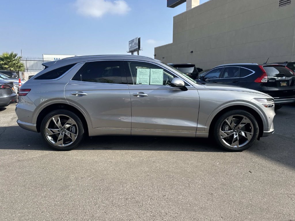 Used 2023 Genesis Electrified GV70 AWD/4WD image 2