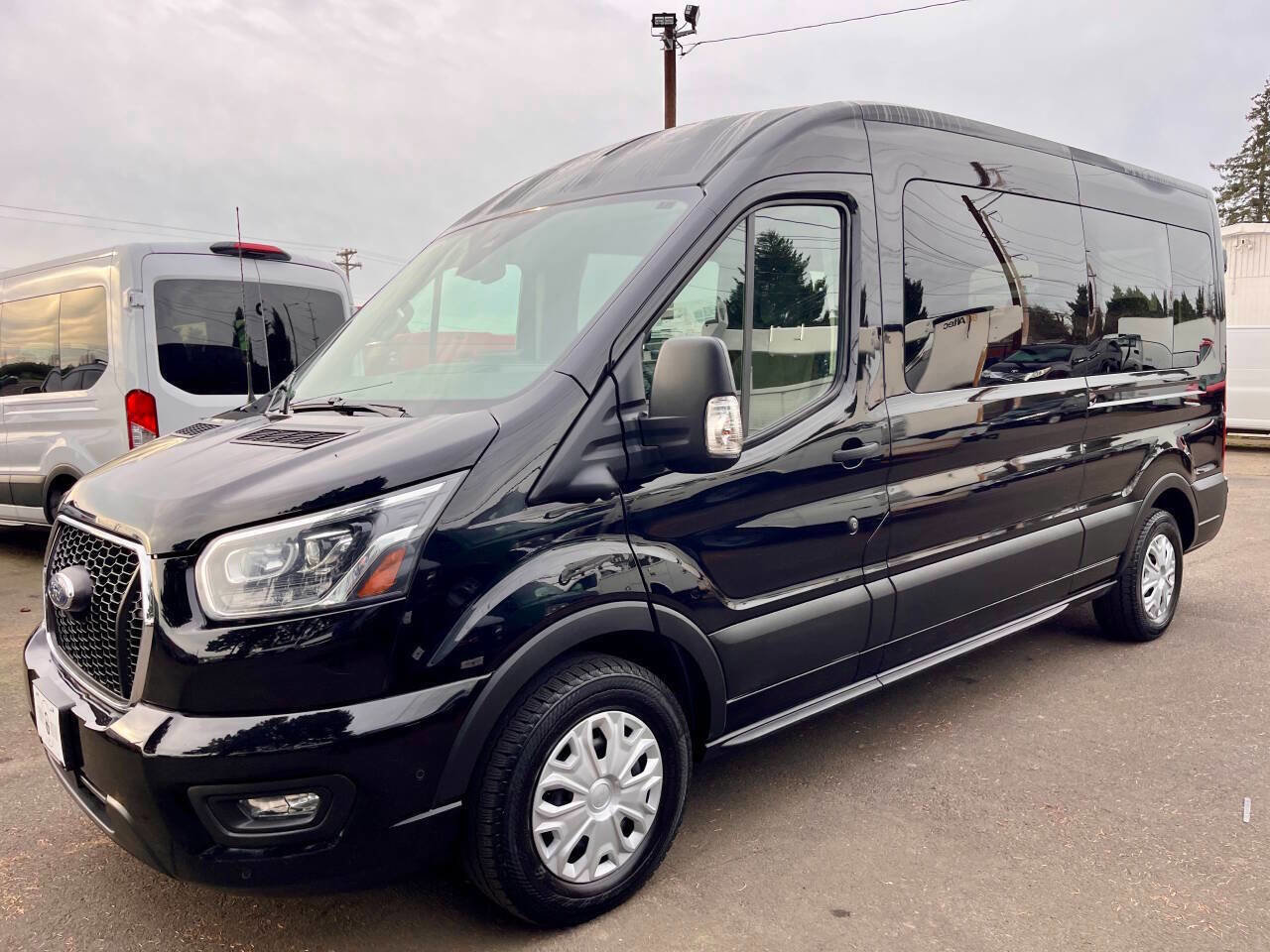 Used 2023 Ford Transit 350 XLT image 8