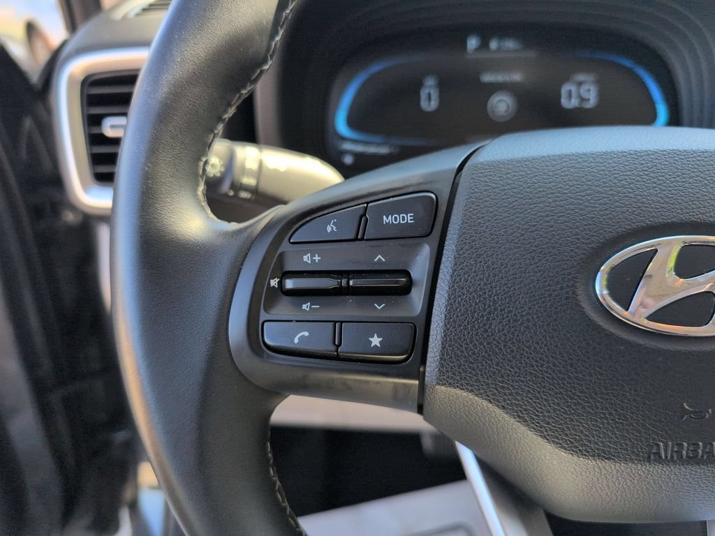 Used 2025 Hyundai Venue SEL FWD image 20
