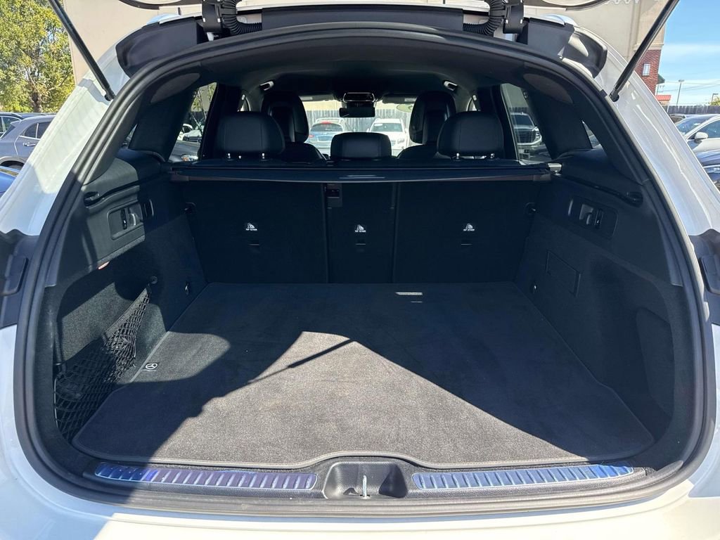 Used 2025 Mercedes-Benz GLC 300 image 8