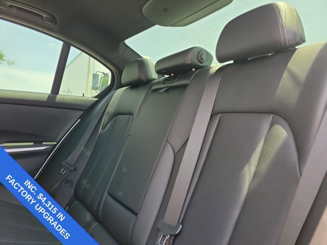 Used 2023 BMW 330i Sedan w/ Premium Package RWD image 13