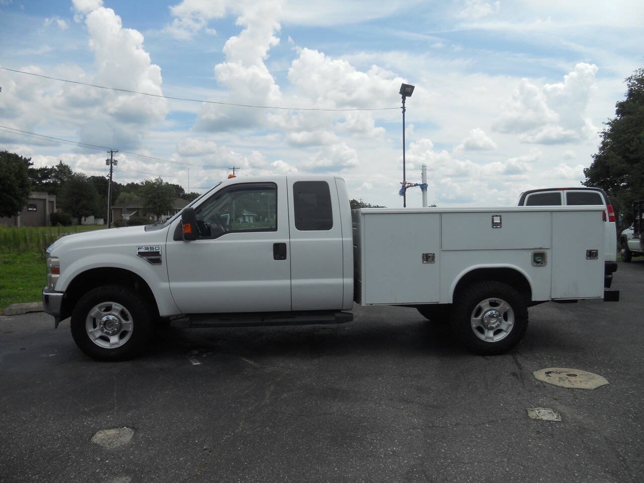 Used 2009 Ford F350 XLT AWD/4WD image 1