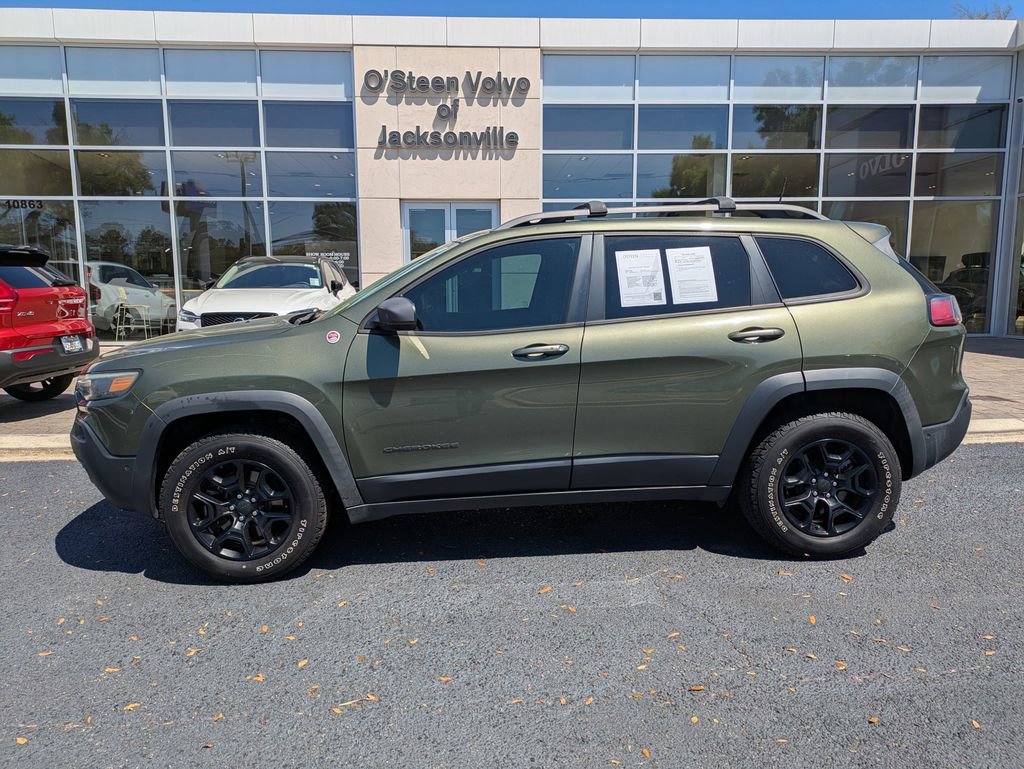 Used 2020 Jeep Cherokee Trailhawk w/ Technology Group AWD/4WD image 3