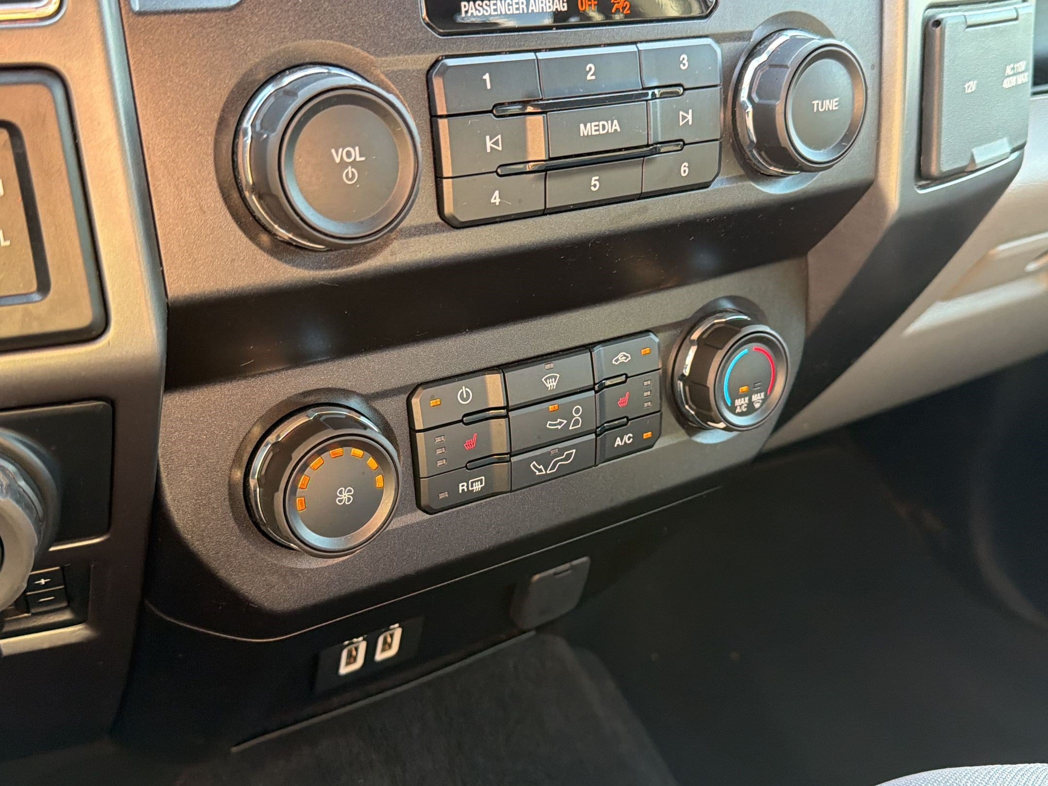 Used 2020 Ford F150 XLT w/ Equipment Group 302A Luxury AWD/4WD image 21