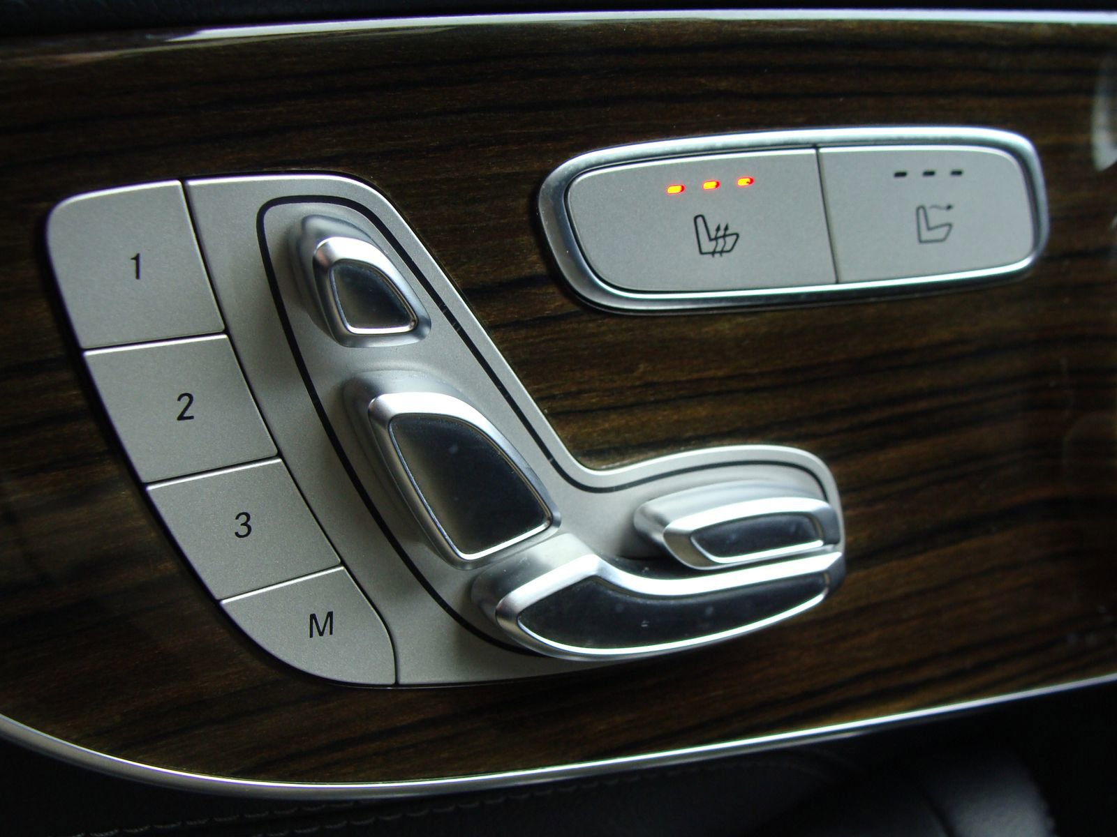 Used 2018 Mercedes-Benz C 300 4MATIC Cabriolet image 36