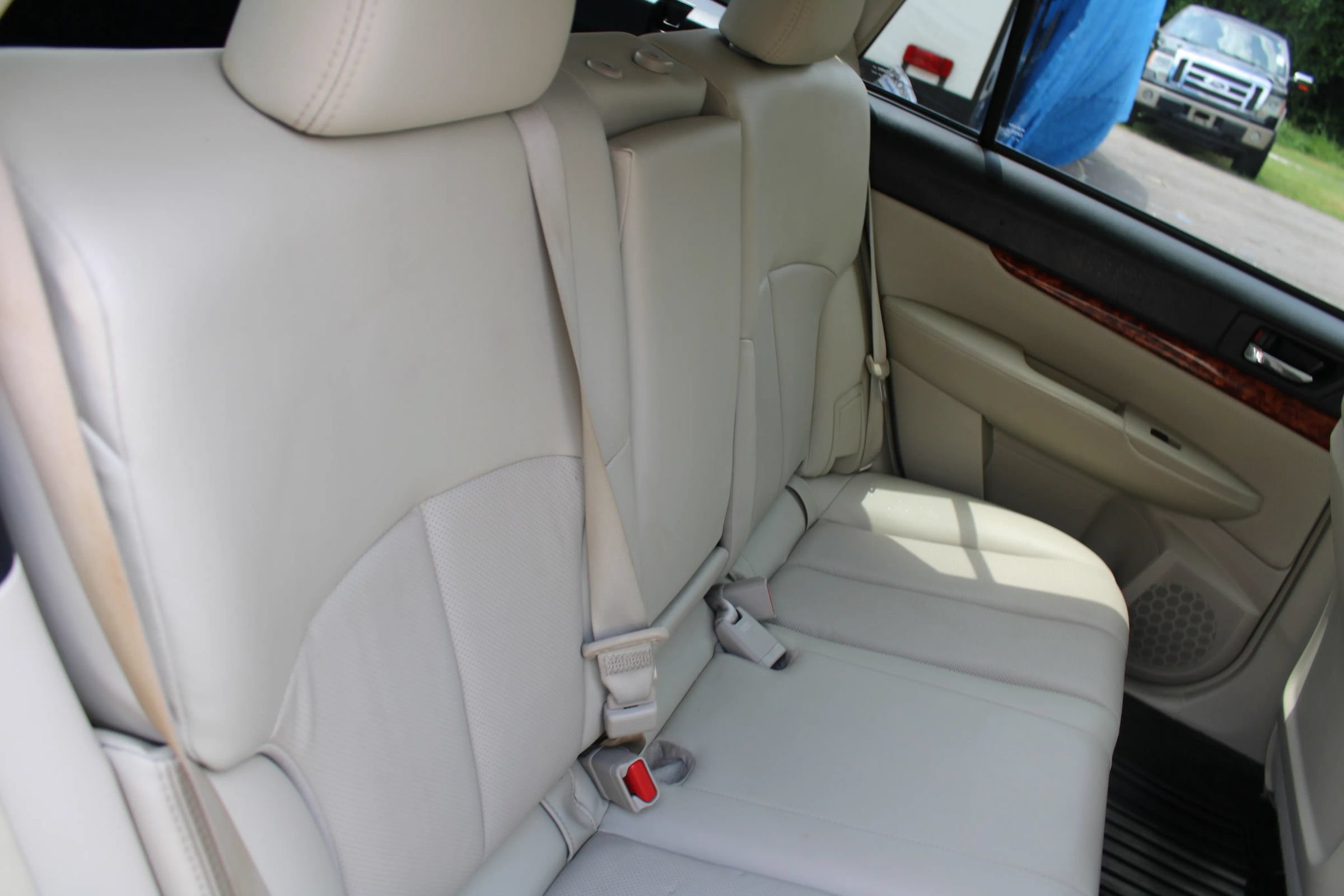 Used 2012 Subaru Outback 3.6R Limited AWD/4WD image 24