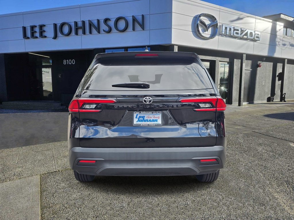 Used 2025 Toyota Grand Highlander FWD image 4
